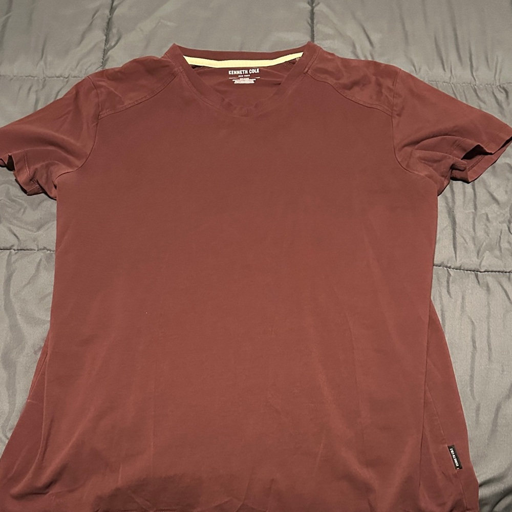 Men's Burgundy T-Shirt - Vneck used